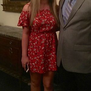 Red Floral Off the shoulder dress ♡ H&M